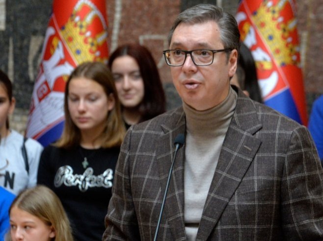 KOSMET JE DUHOVNA I DRŽAVNA KOLIJEVKA SRPSKOG NARODA Vučić poručio djeci sa Kosova i Metohije da nikada neće biti sami