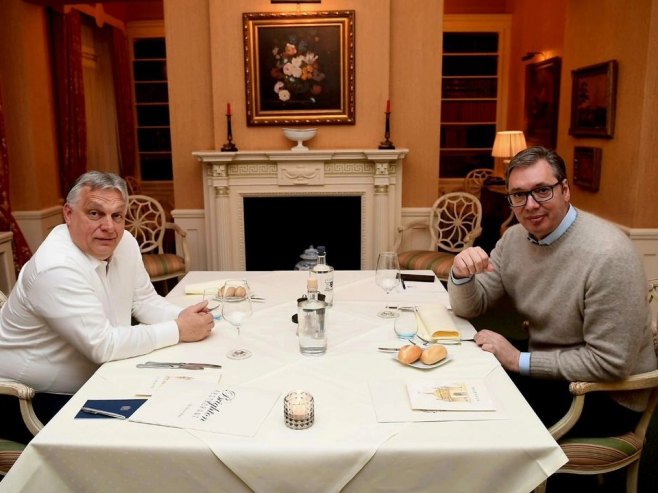 (FOTO) VUČIĆ SE SASTAO SA ORBANOM U BRISELU Uoči prvog globalnog Samita o nuklearnoj energiji