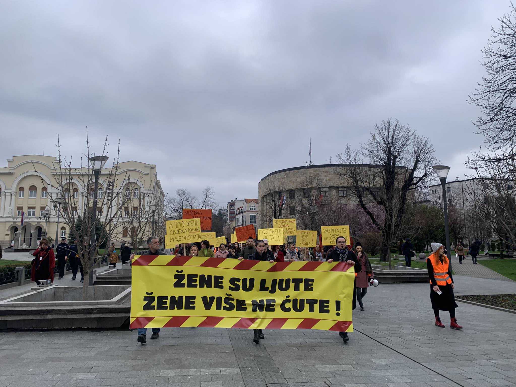(FOTO/VIDEO) DRŽAVO, POKAŽI DA NISMO SAME! U Banjaluci i ove godine održan Osmomartovski marš: "Hoću da budem sigurna"