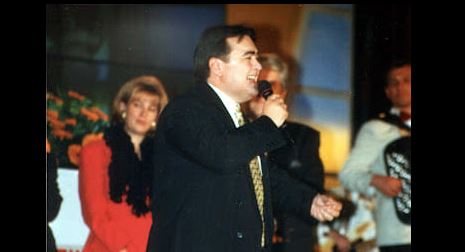 (FOTO) U 65. GODINI Iznenada preminuo poznati pjevač narodne muzike