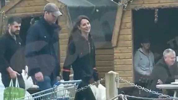 (VIDEO) SITUACIJA I DALJE BURNA Oglasio se čovjek koji je snimio Kejt i Vilijama: Vidio sam ih, hoćete li ispitivati jesam li i ja stvaran?