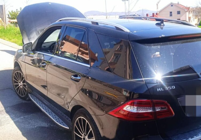 POŽAR U BANJALUCI Gorio skupocjeni mercedes
