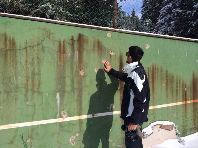 (FOTO) "ZID O KOJI SAM PRVI PUT UDARAO LOPTICE" Novakov nekadašnji teren uništile bombe