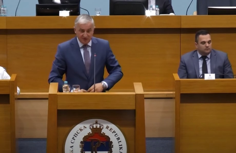 "SVE ŠTO JE NARODNA SKUPŠTINA IZGLASALA VI STE POGAZILI" Borenović se obratio vlasti na posebnoj sjednici i zatražio odgovore