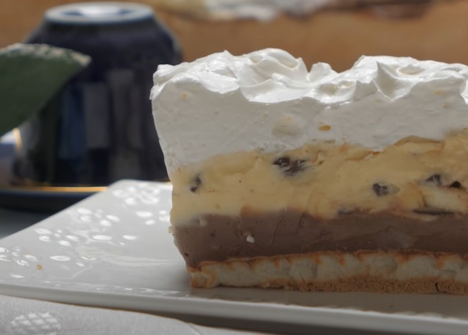 POSLASTICA KOJA VRAĆA U DJETINJSTVO Recept za najlon tortu sa bananicama
