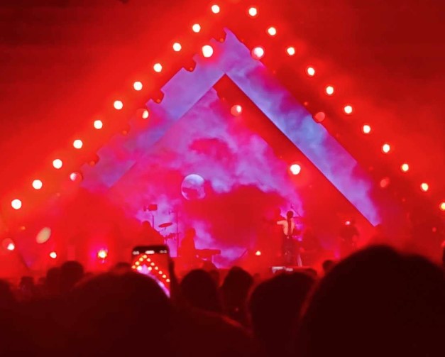 (FOTO) POČEO KONCERT ALEKSANDRE PRIJOVIĆ U BANJALUCI Pjevačica se publici obratila emotivnim govorom, a nastup otvorila posebnom pjesmom
