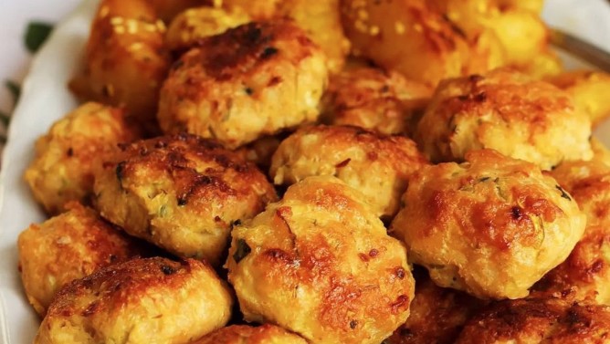 SAVRŠENA VEČERA Ćufte od piletine i tikvice