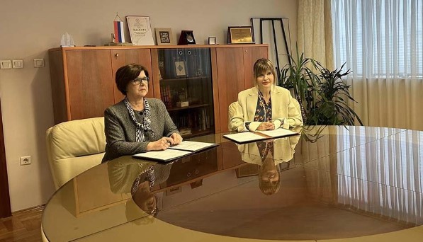 ŠKOLE U SRPSKOJ DOBIJAJU SIGURAN INTERNET Potpisan Sporazum o saradnji između Ministarstva i kompanije "M:tel"