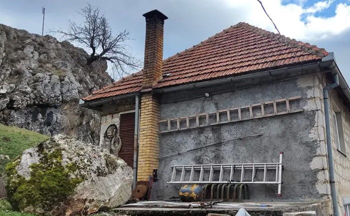 VIDLJIVE POSLJEDICE ZEMLJOTRESA U Gacku 28, a u Bileći 2 prijave štete