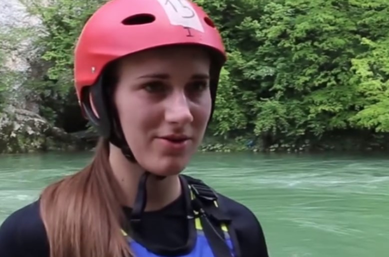 "LJUDI SU U NEVJERICI KADA VIDE MENE, PORED MOJIH KOLEGA KOJI IZGLEDAJU SNAŽNIJE I SPREMNIJE" Valentina (24) je jedina žena skiper u Banjaluci i jedina žena sa licencom u BiH