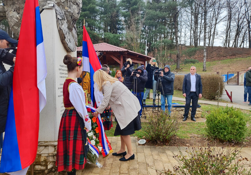 OBILJEŽAVANJE DANA SJEĆANJA NA STRADALU DJECU SRPSKOG SARAJEVA Cvijanović: Nemoguće je spoznati ni zlo niti monstruoznost onih koji su povlačili snajperske obarače