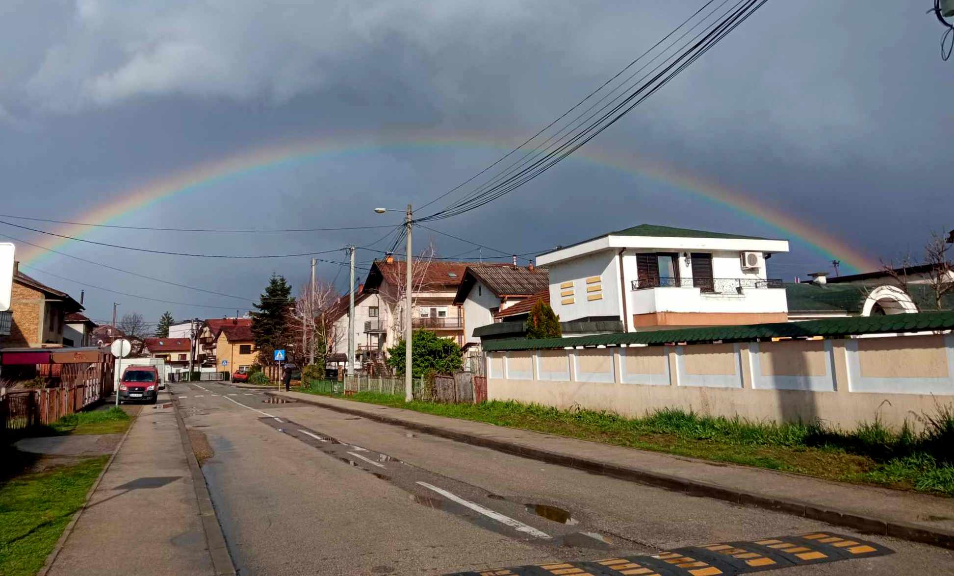 (FOTO/VIDEO) ČAROBAN PRIZOR IZNAD BANJALUKE Dupla duga oduševila građane najvećeg grada Srpske
