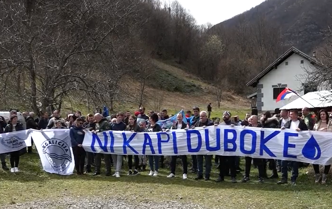 (VIDEO) VELIKI PROTEST MJEŠTANA U KOTOR VAROŠI Traže da se zaustavi izgradnja minihidroelektrana