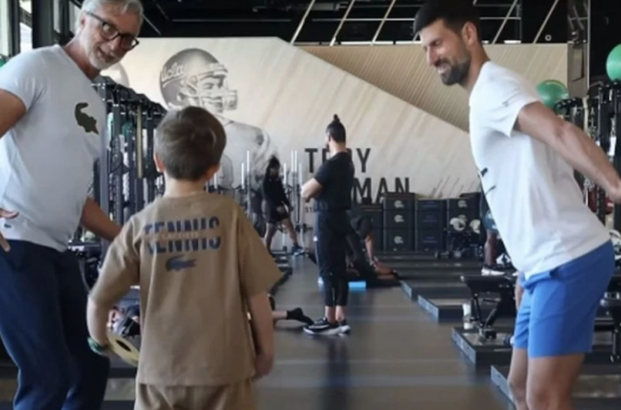 (VIDEO) NOLE TRENIRA PUNOM PAROM PRED INDIJAN VELS Đoković objavio snimak iz teretane, društvo mu pravi sin Stefan