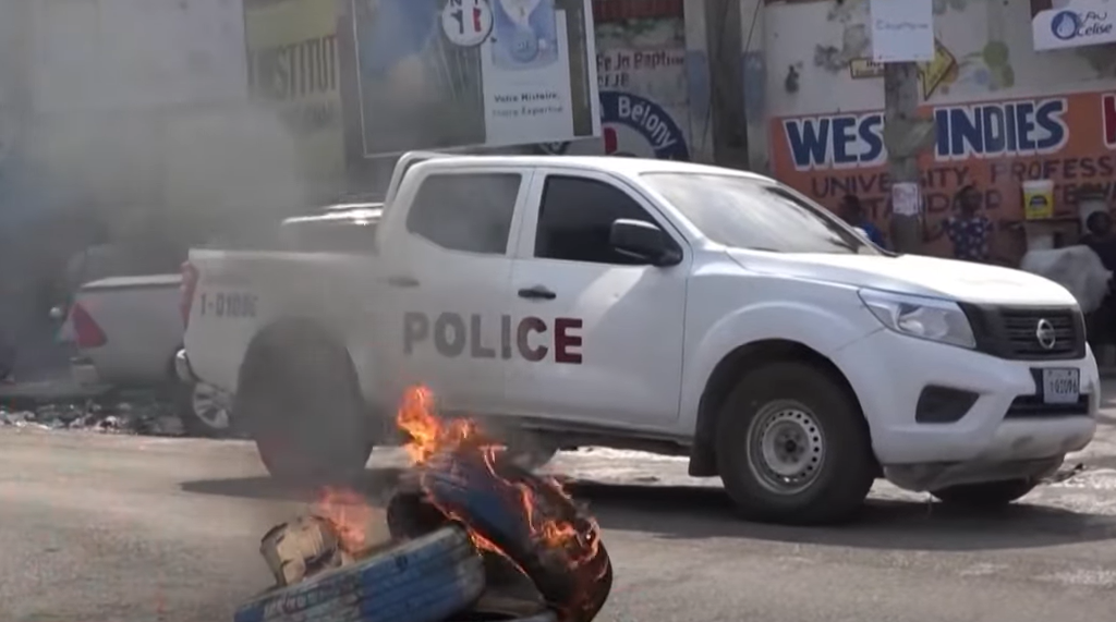 NAPAD BIO KOORDINISAN I BRZ Eskalacija nasilja na Haitiju: Na meti bile vladine zgrade i predsjednička palata