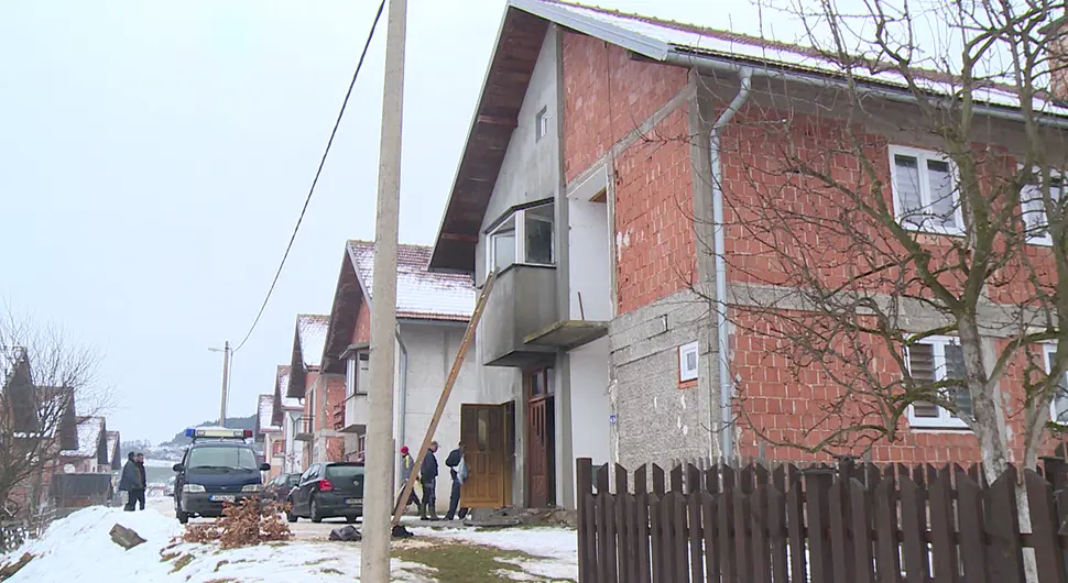 OBEZBIJEĐEN KROV NAD GLAVOM Porodica Terzić, nakon gubitka dva člana u požaru, stambeno zbrinuta