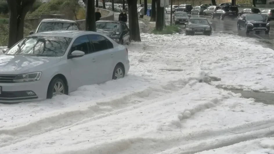(VIDEO) NESTVARNI PRIZORI IZ DALMACIJE Split se zabijelio pod velikom količinom grada
