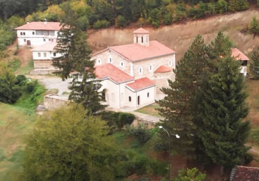(VIDEO/FOTO) SRPSKI MANASTIR U SEBI KRIJE DVIJE NAJČUDNIJE FRESKE Niko ne umije da ih objasni, a evo zašto se svi trgnu kada ih vide