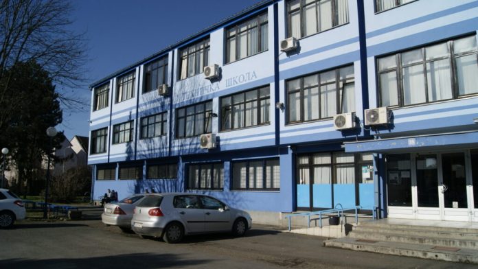 DRAMA U GRADIŠCI Učenik donio okvir od pištolja u školu, pokrenuta istraga