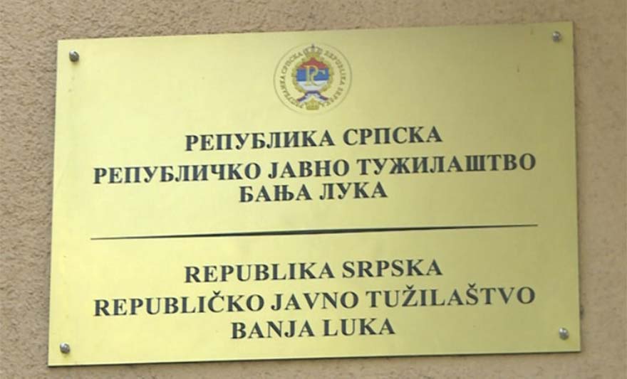 PRIJETI MU DO 8 GODINA ZATVORA Maloljetnik iz Bileće na saslušanju u Republičkom javnom tužilaštvu u Banjaluci