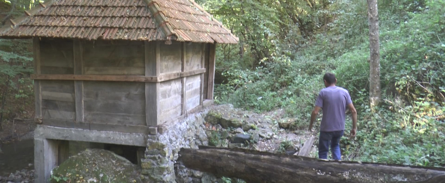 (FOTO) OBAVIJENA VELOM MISTERIJE I STRAHA Vodenica Save Savanovića sve popularnija turistička atrakcija, a evo kako izgleda njena unutrašnjost