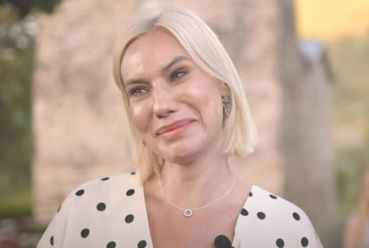 RASPLAKALA SE USRED EMISIJE Poznatu voditeljku savladale emocije "Neću da im prodam kuću"