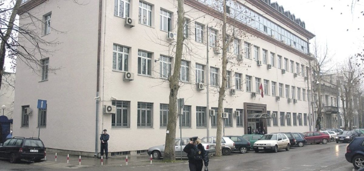 U TOKU PROVJERE SVIH PROSTORIJA Zbog dojave o bombi evakuisani Vrhovni, Apelacioni i Viši sud