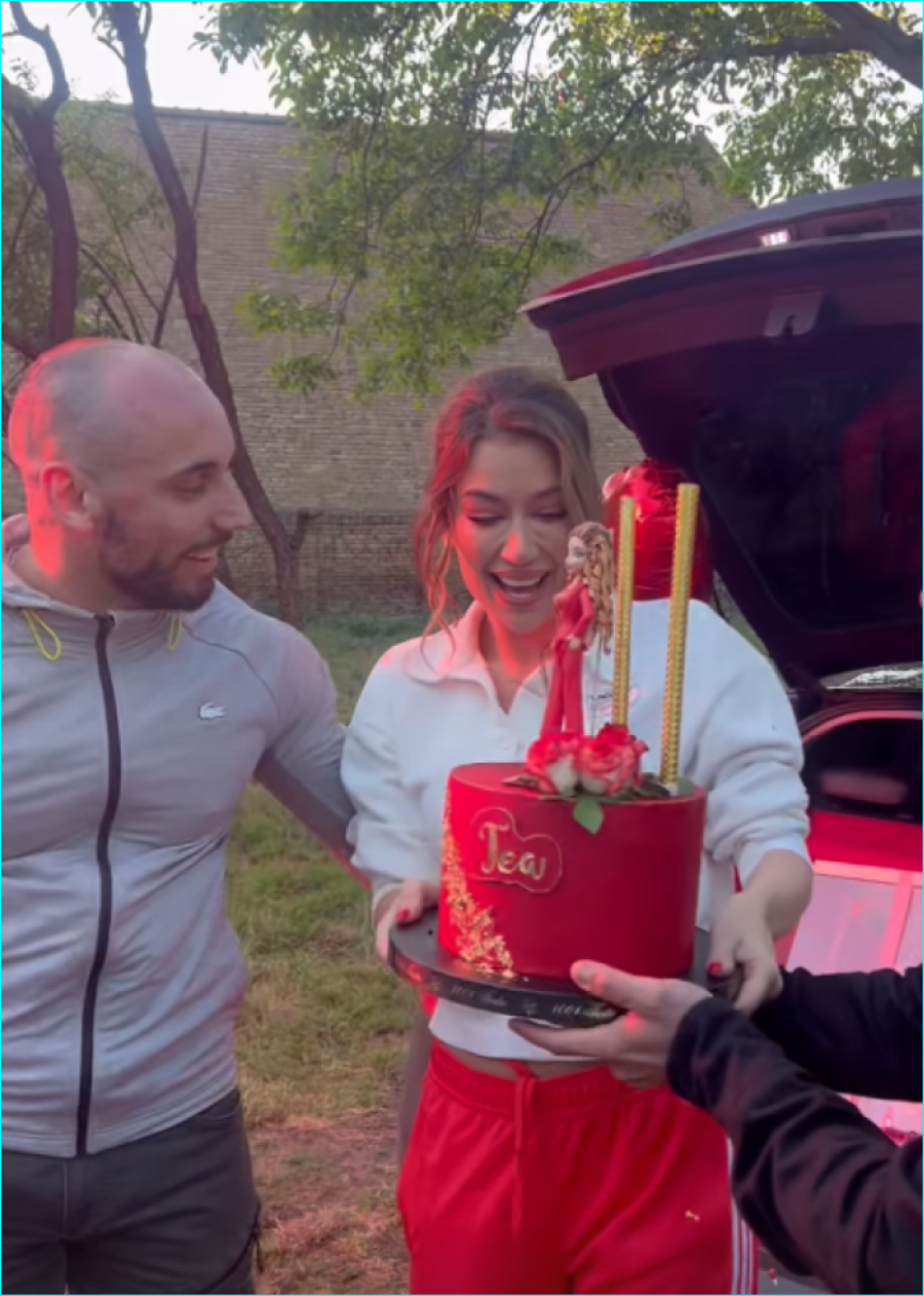 KO JE DEČKO TEE TAIROVIĆ? Zaposlila ga kao obezbjeđenje, a onda je počela romansa