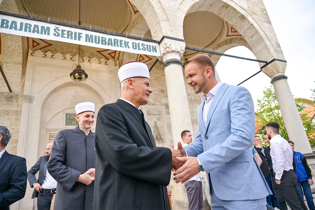 STANIVUKOVIĆ ČESTITAO BAJRAM Treba da živimo jedni sa drugima i jedni za druge