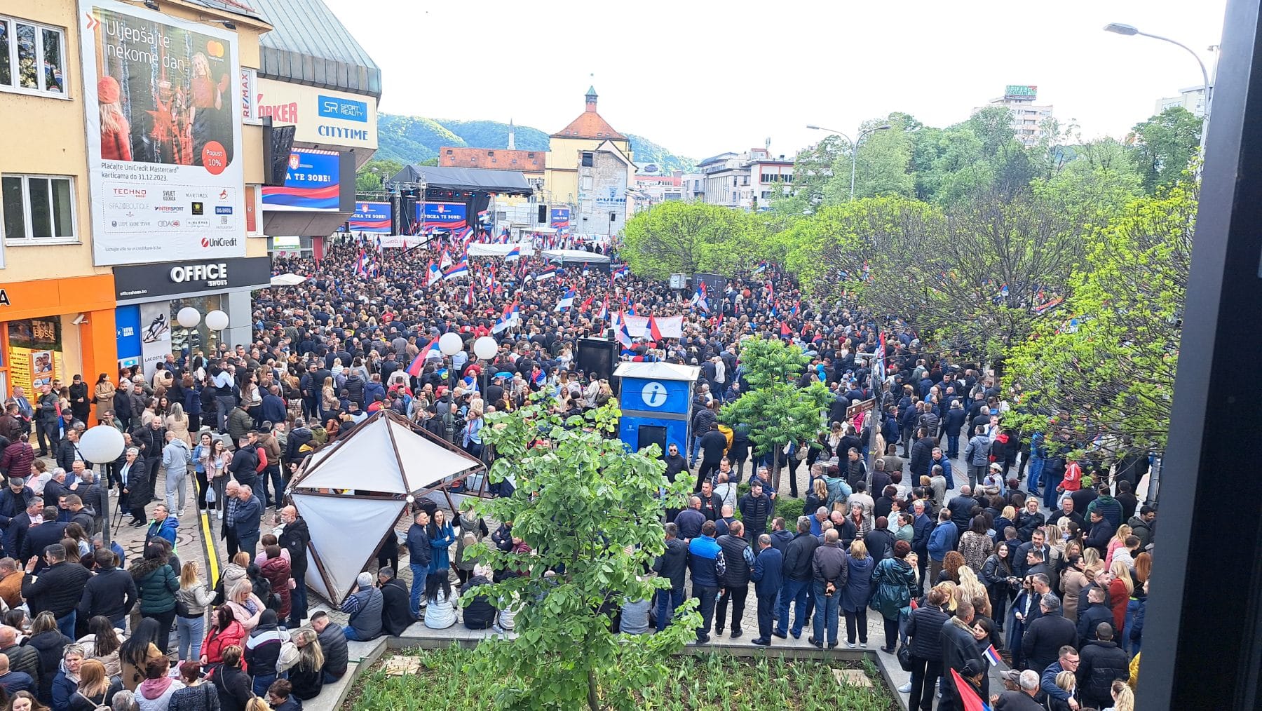 MITING "SRPSKA TE ZOVE" Veličanstveni prizori iz srca Banjaluke: Srpski narod niko ne može i neće poniziti, ma gdje i kakve odluke donosili! (FOTO/VIDEO)