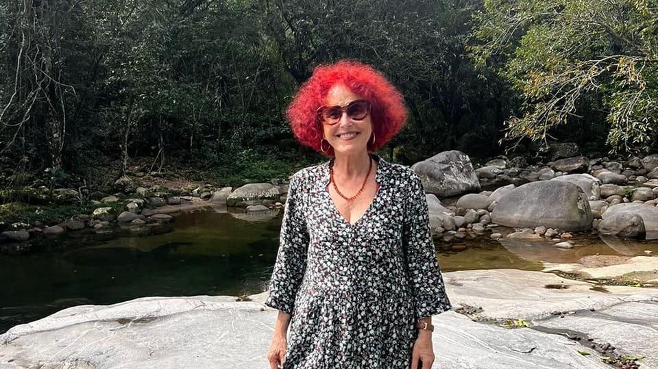PREŽIVJELA HOROR Užasan napad: Poznatoj književnici tri pitbula otkinula ruku i uho