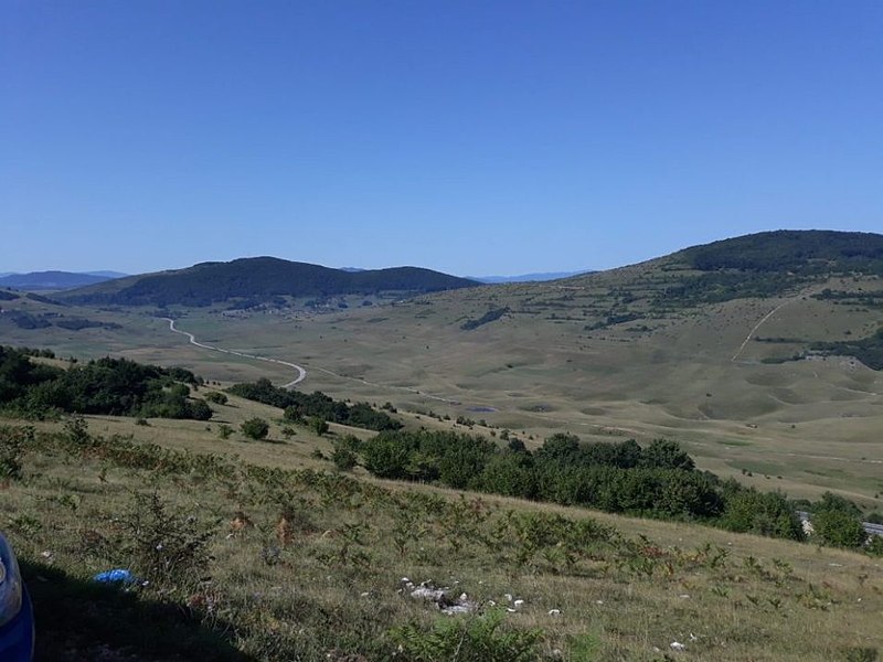 MJEŠTANI MANJAČE SE ŽALE NA MUTNU VODU "Nadležni nam kažu da je ispravna za piće, ali ljudi koji imaju aparate kažu da nije"