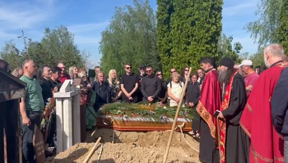 SAHRANJENA SLAĐANA MILOŠEVIĆ Prijatelji, kolege i članovi porodice u suzama ispratili rok princezu na vječni počinak