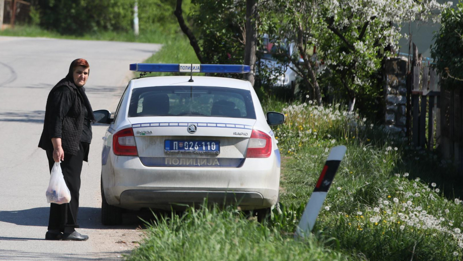 MAJKA MONSTRUMA DAN NAKON SAHRANE Prošetala u crnini i poručila je samo jedno