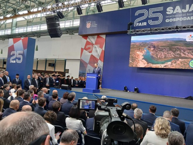 (FOTO/VIDEO) OTVOREN MEĐUNARODNI SAJAM PRIVREDE U MOSTARU Vučić: Srbija će uvijek dati doprinos većoj i boljoj saradnji