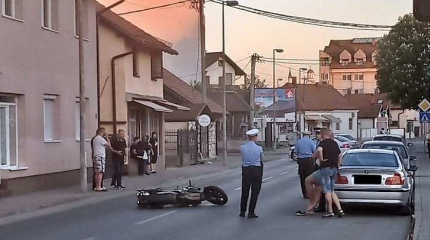 SAOBRAĆAJKA U BIJELJINI Povrijeđeni žena pješak i motociklista