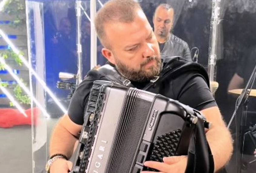 (VIDEO) "NISAM IMAO DJECI ZA MLIJEKO” Kralj bakšiša nekad živio u bijedi, pa otkrio šta je za njega bogatstvo
