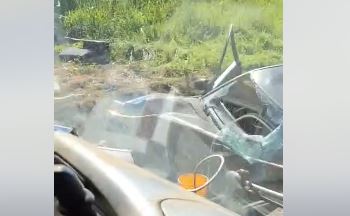 (FOTO/VIDEO) UDES KOD GRADIŠKE U stravičnoj nesreći povrijeđena jedna osoba, automobil smrskan