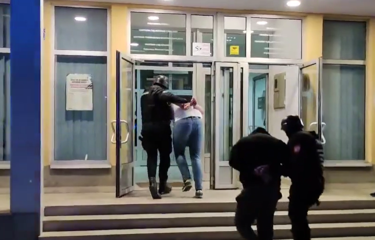 (VIDEO) UHAPŠENI ZBOG NASILNIČKOG PONAŠANJA Ždrale i Šljivić sprovedeni u Tužilaštvo