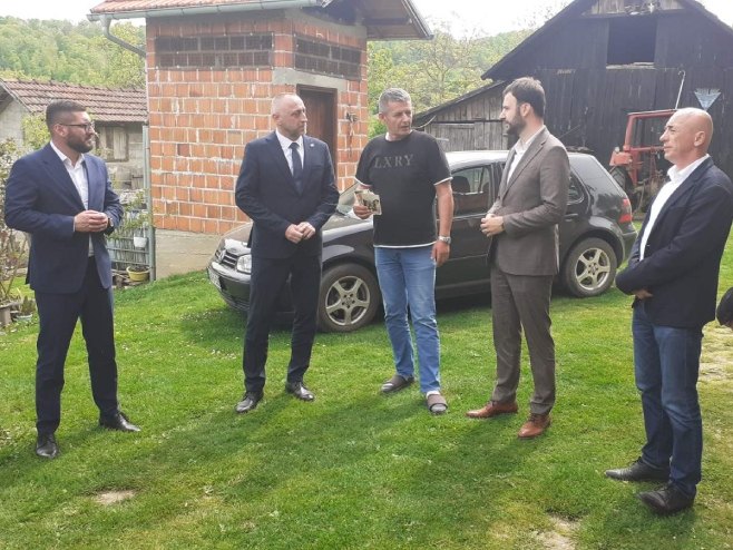OTIŠAO NA KOSOVO KAO DOBROVOLJAC Egić posjetio heroja sa Košara, Dragana Čiču: Srpska brine o junacima koji su zaslužni za slobodu u kojoj živimo