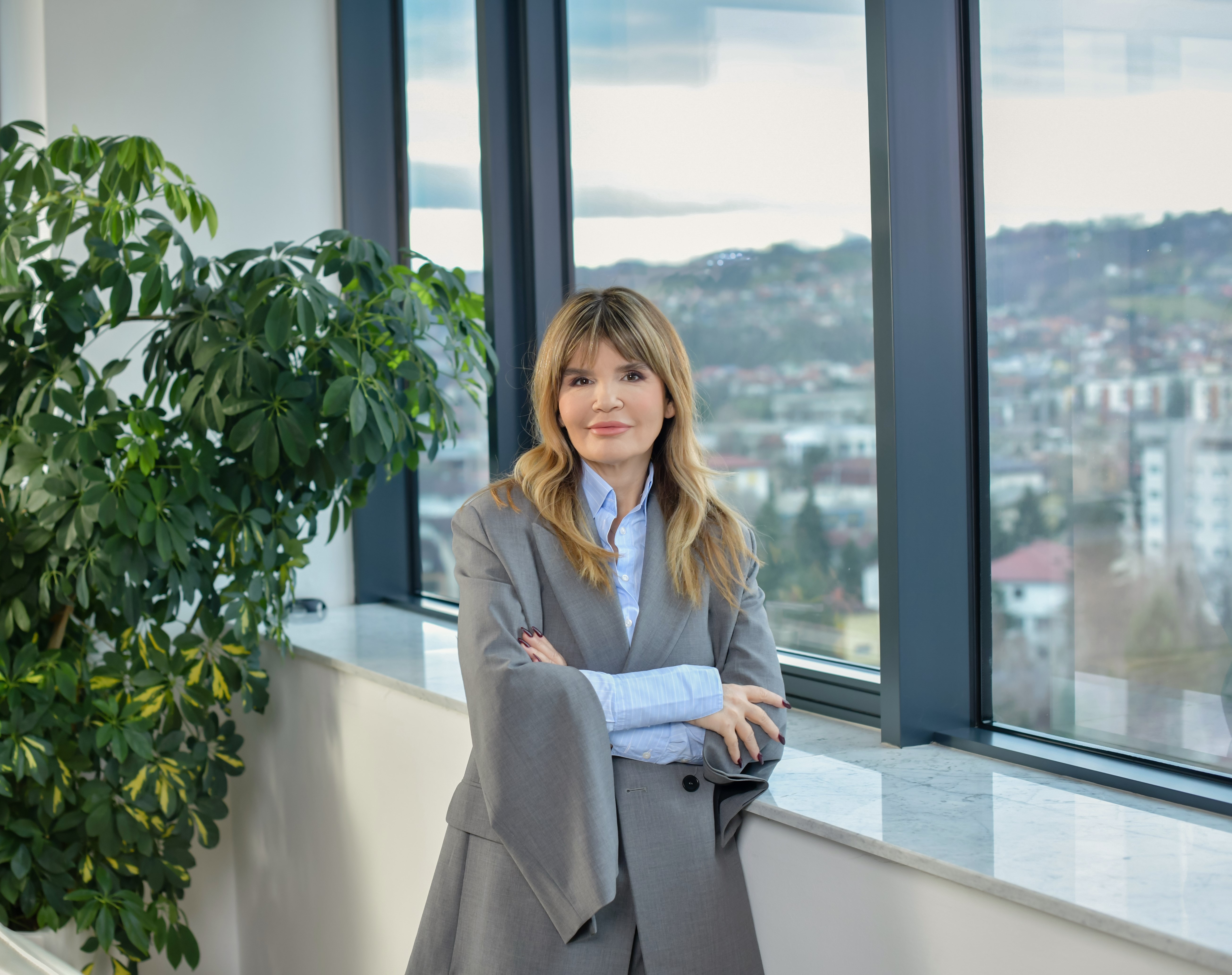 ZLATNI GRB GRADA BANJALUKA JELENI TRIVAN Prestižno priznanje za nesebičnu podršku i posvećenost promociji Banjaluke i Republike Srpske