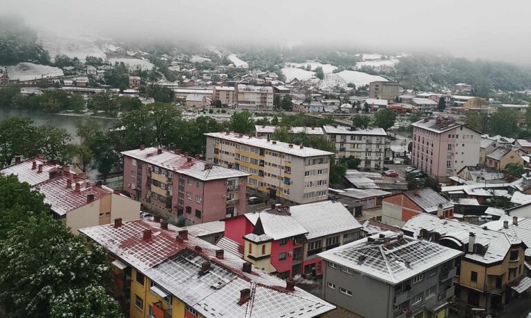 (FOTO/VIDEO) ZIMSKA IDILA U APRILU Sela kod Novog Grada bez struje, zablijelilo se i na Manjači