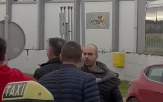 (VIDEO) DRAMA ZBOG PASOŠA Vozač autobusa iz BiH se potukao sa putnikom