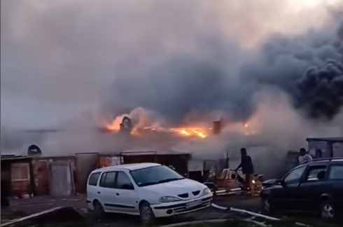 (VIDEO) JEZIVI PRIZORI Požar u novosadskom naselju Bangladeš