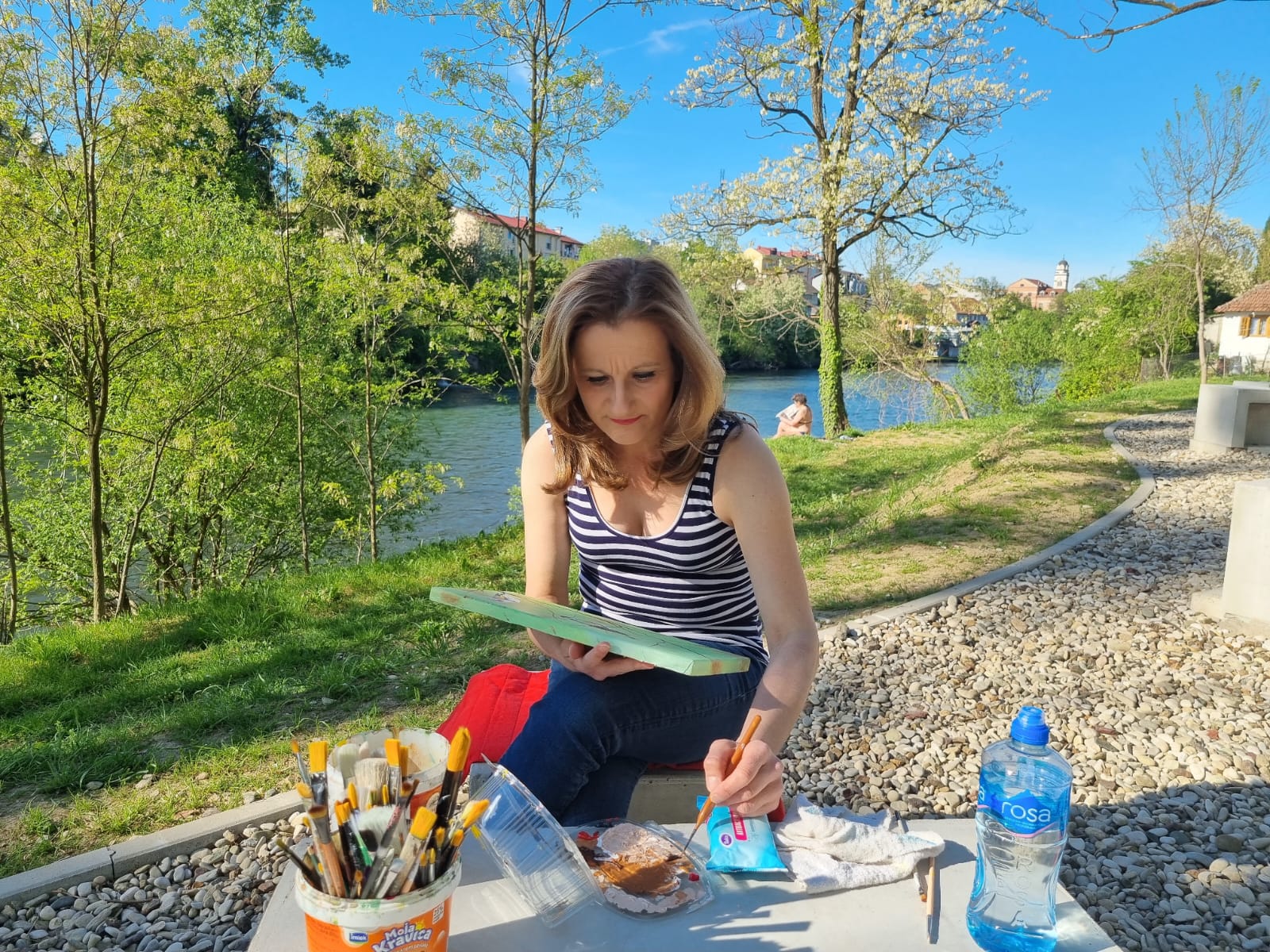 (FOTO) SLIKARKA KOJOJ SU OBALE VRBASA ATELJE Banjalučanka Tatjana Despotović čarolijom na platnu oživljava prirodu: Slikanje gledam kao Božiji dar, pomaže mi da se oporavim od svega
