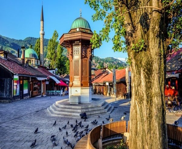 LJUBAVNA PRIČA ZBOG KOJE CIJELI BALKAN LIJE SUZE! Armin iz Sarajeva opisao trenutak zaljubljivanja: Čekaj me na mostu u pola osam