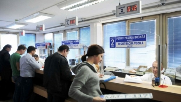 MUP RS OLAKŠAO BIROKRATSKE PROCEDURE GRAĐANIMA Umjesto čekanja u redovima, pošaljite SMS poruku