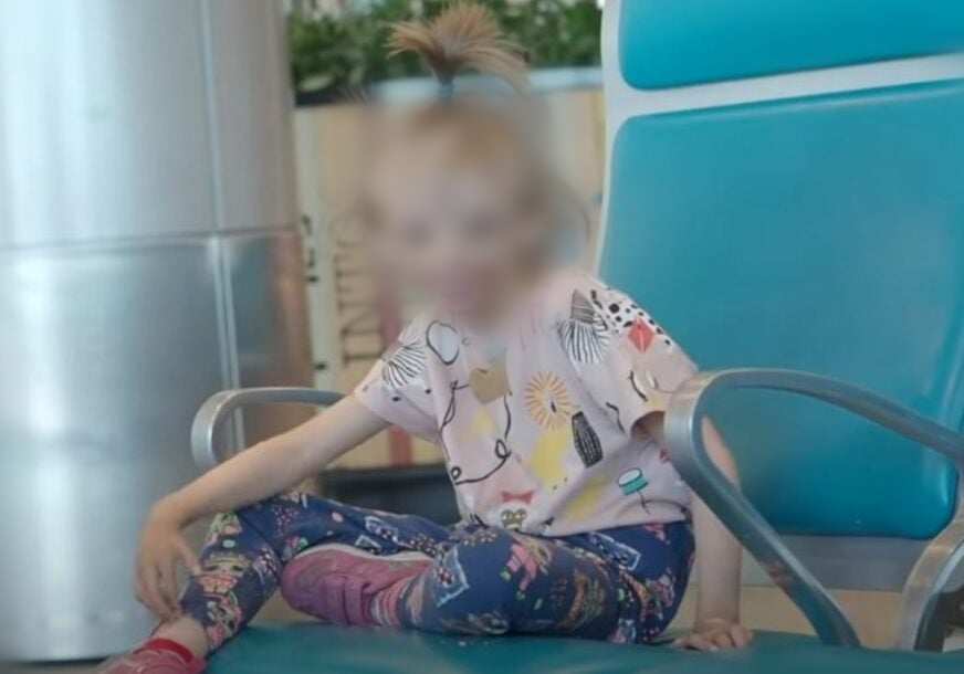 (FOTO/VIDEO) JELENA JE PALA U NESVIJEST KADA JE UGLEDALA SVOJU BEBU U INKUBATORU Ljudi su upirali prstom u djevojčicu, savjetovali da je ostavi u sirotištu, a evo gdje je danas