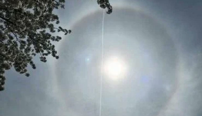 (FOTO) NEOBIČAN PRIZOR NA NEBU IZNAD SARAJEVA Ova svjetlosna pojava naziva se "halo" i evo šta predstavlja