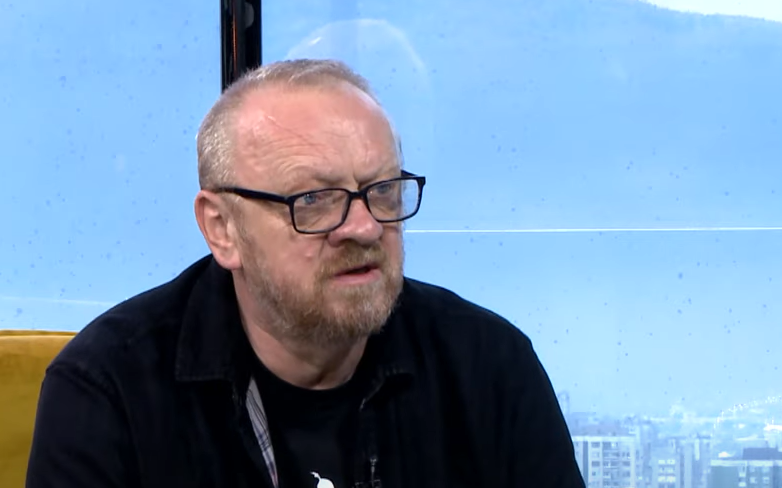 (FOTO) GLUMIO ČUVENU MIMU ŠIŠ Jasmin Geljo doživio moždani udar: Oglasio se iz bolnice